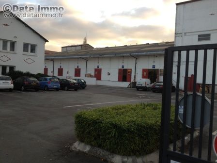 Location entrepôts 1440 m² non divisibles