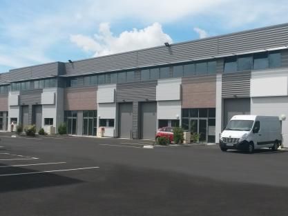 Location entrepôts 232 m² non divisibles