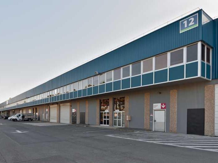 Location entrepôts 485 m² non divisibles