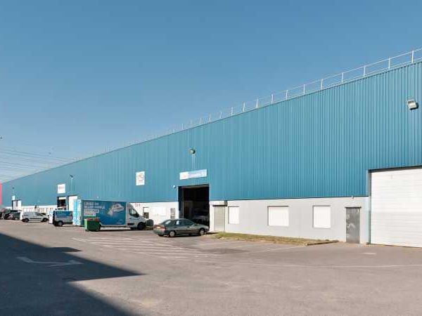 Location entrepôts 485 m² non divisibles