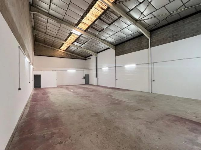 Location entrepôts 412 m² non divisibles