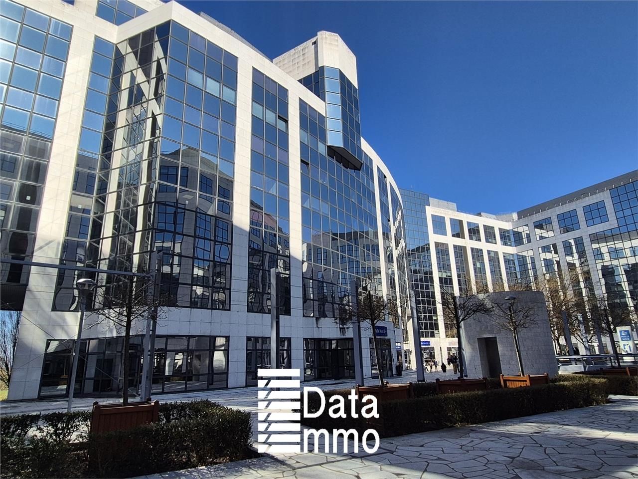 Location bureaux 600 m² non divisibles
