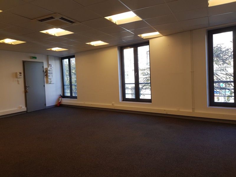 Location bureaux 74 m² non divisibles