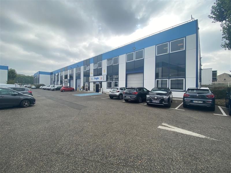 Location entrepôts 635 m² non divisibles