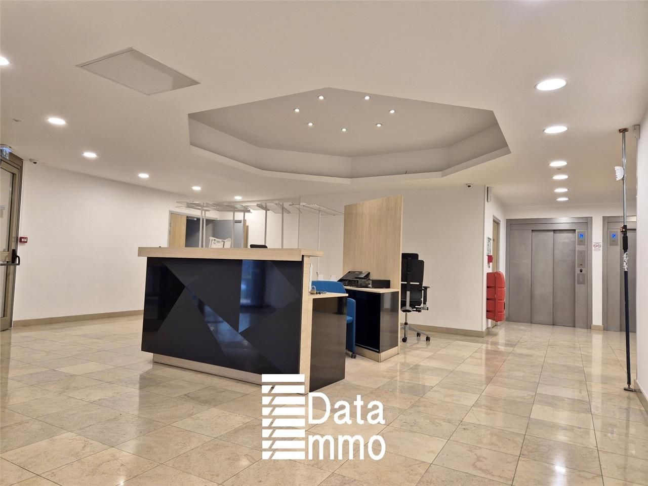 Location bureaux 2728 m² non divisibles