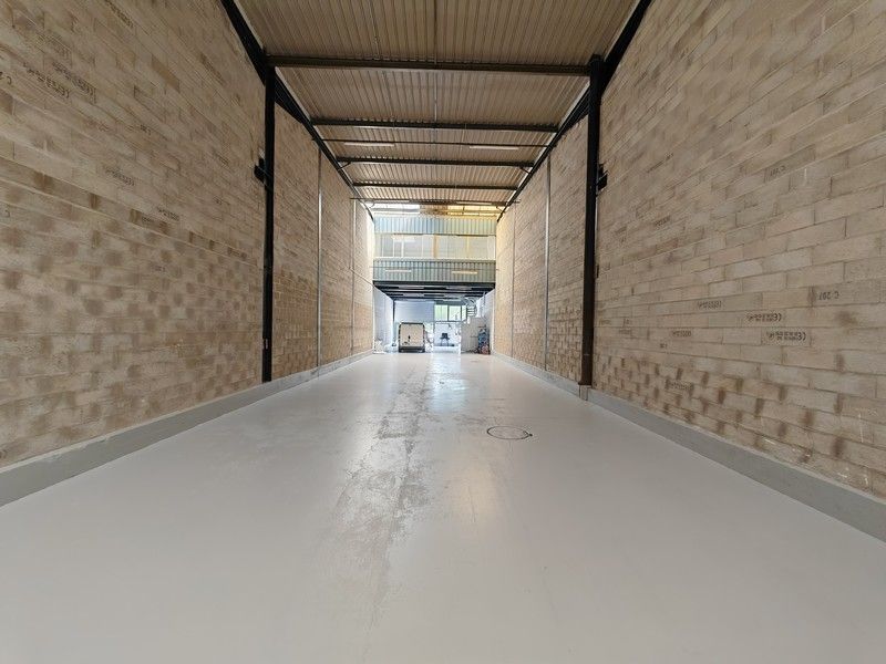 Location entrepôts 1199 m² non divisibles