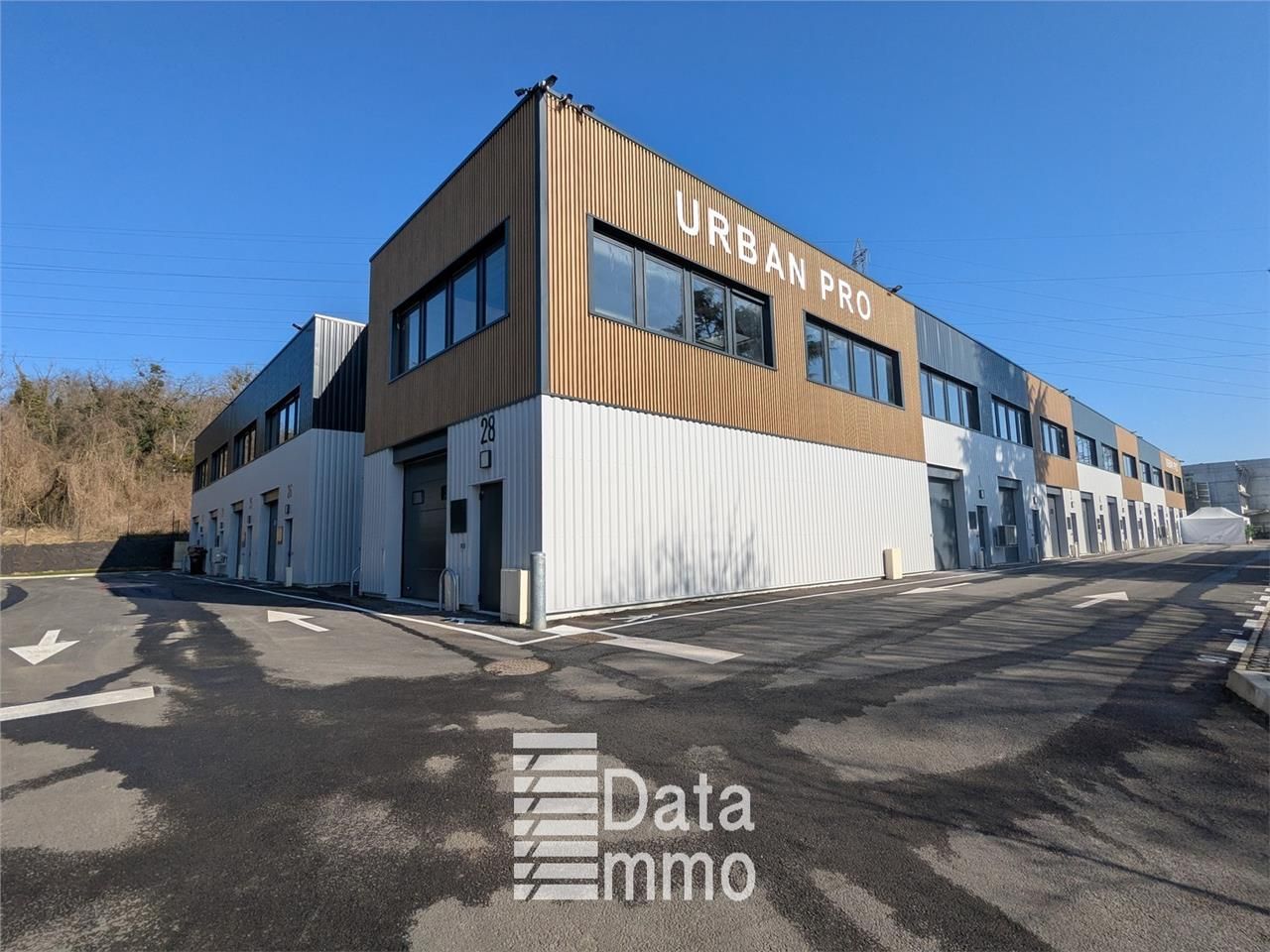 Location entrepôts 330 m² non divisibles