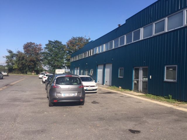 Location entrepôts 1116 m² non divisibles