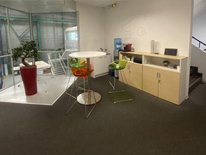 Vente entrepôts 2000 m² non divisibles