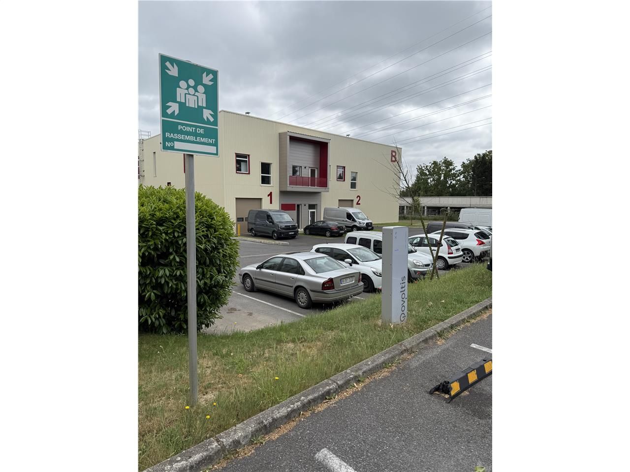 Location entrepôts 1307 m² non divisibles