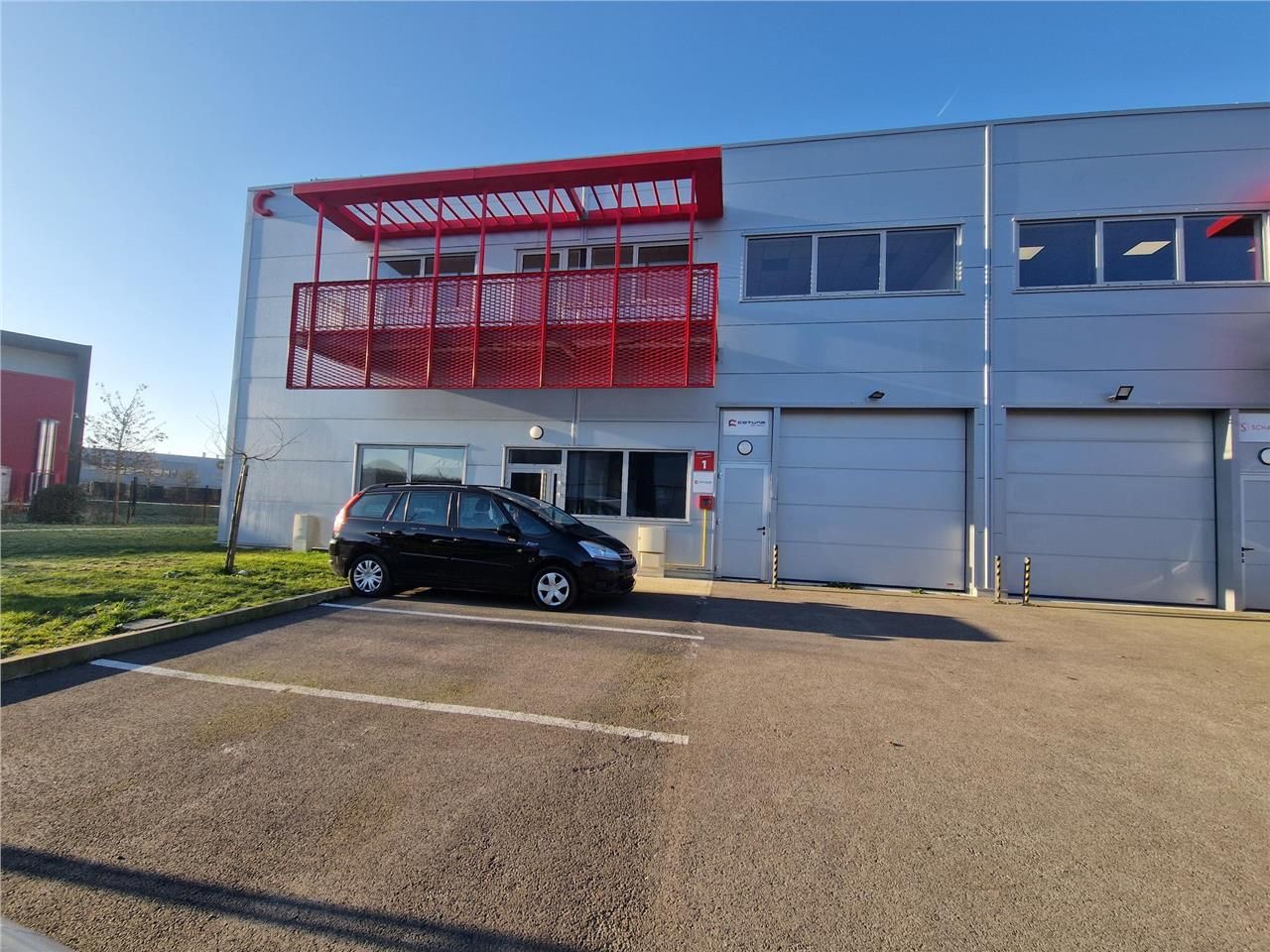 Location entrepôts 653 m² non divisibles