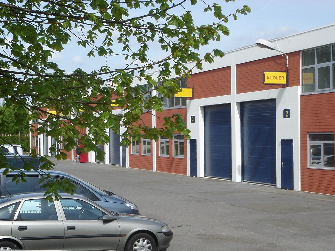 Location entrepôts 576 m² non divisibles