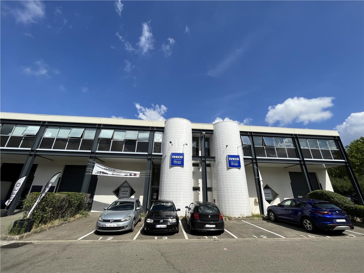 Location entrepôts 1146 m² non divisibles