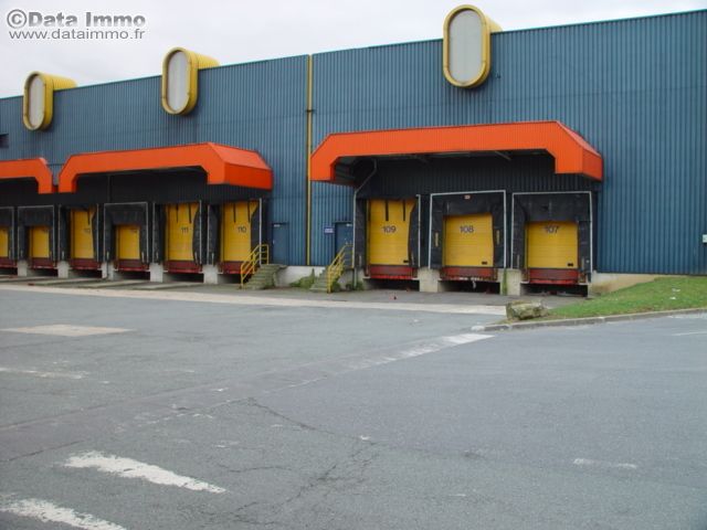 Location entrepôts 8021 m² non divisibles