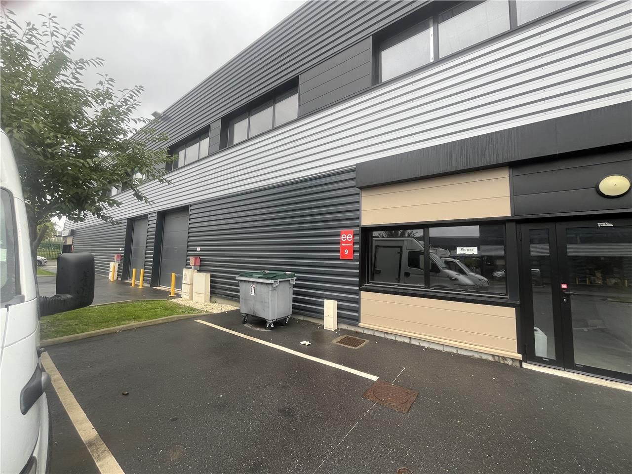 Location entrepôts 1446 m² non divisibles