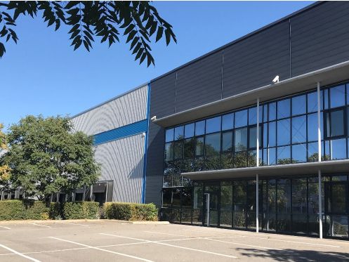 Location entrepôts 10404 m² non divisibles