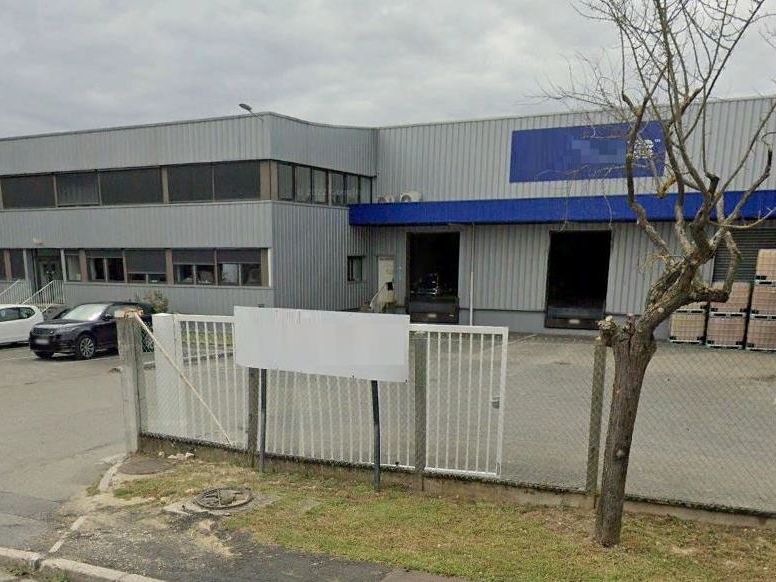 Location entrepôts 2280 m² non divisibles