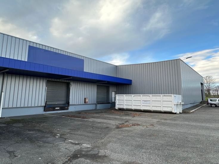 Location entrepôts 2280 m² non divisibles