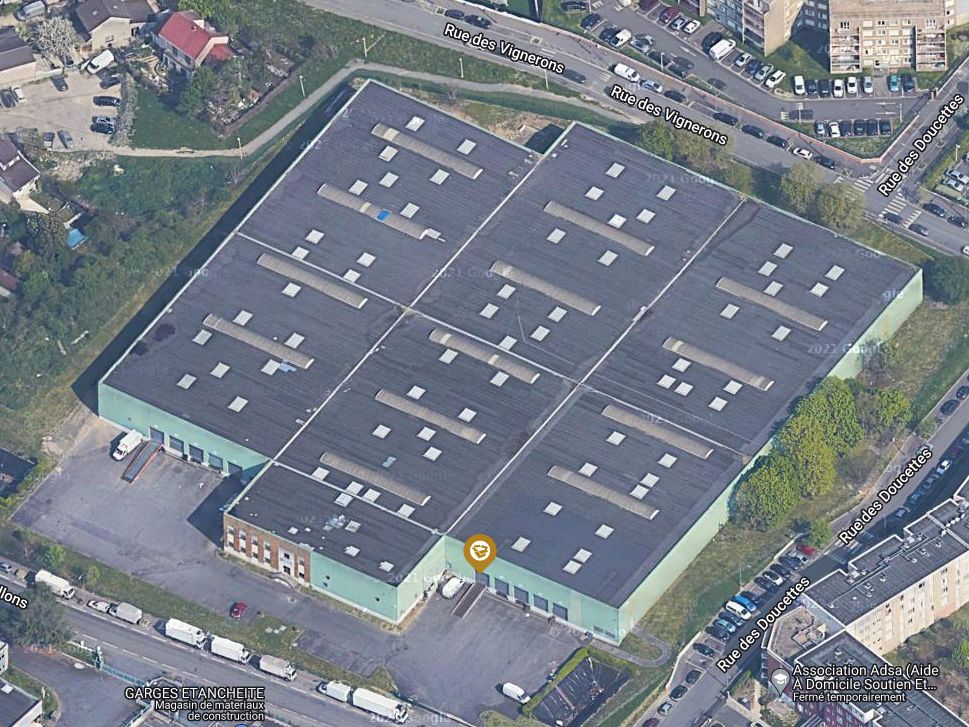 Location entrepôts 12632 m² non divisibles