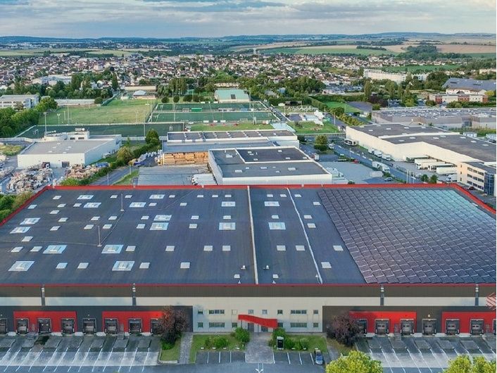 Location entrepôts 16230 m² non divisibles