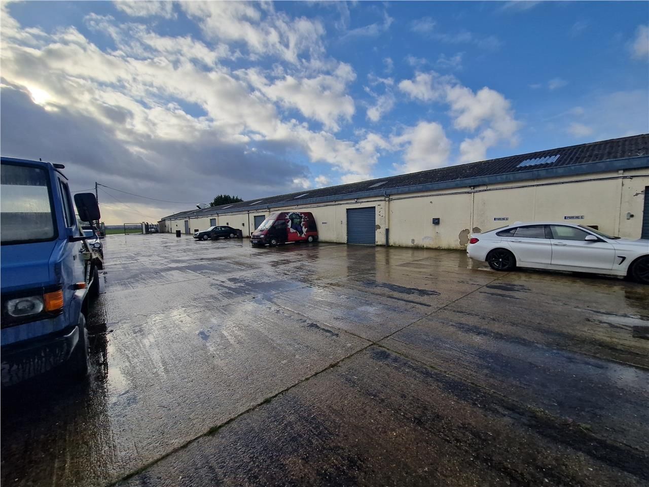 Vente entrepôts 1500 m² non divisibles