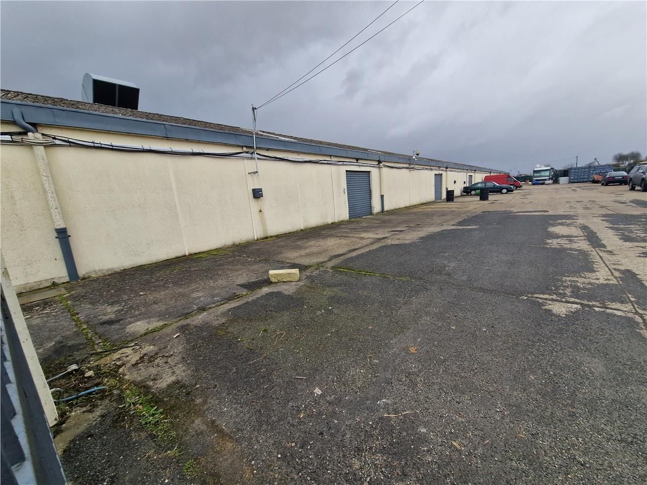 Vente entrepôts 1500 m² non divisibles