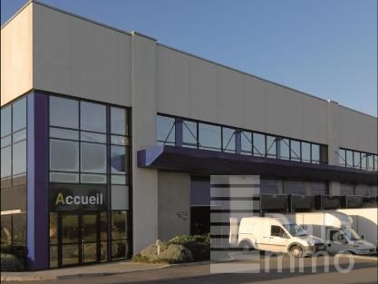 Location entrepôts 5386 m² non divisibles