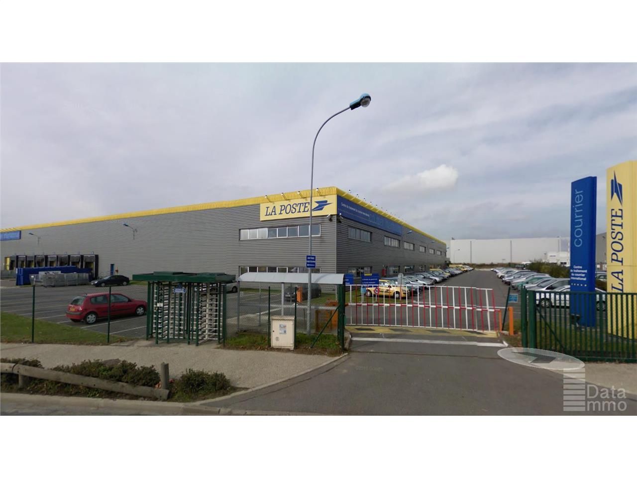 Location entrepôts 9642 m² non divisibles