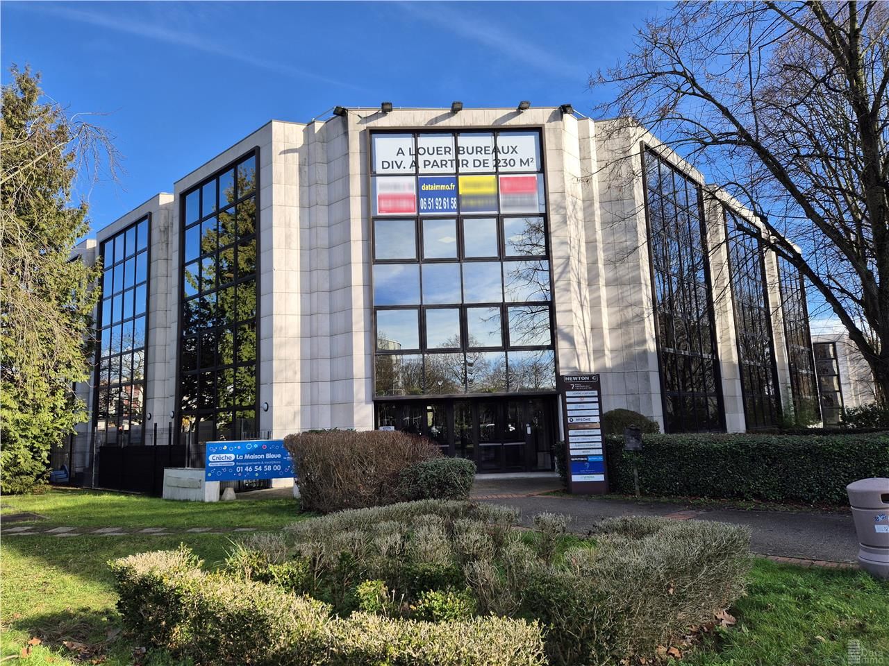 Location bureaux 873 m² non divisibles