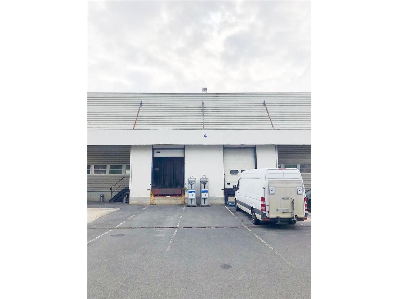 Location entrepôts 5941 m² non divisibles