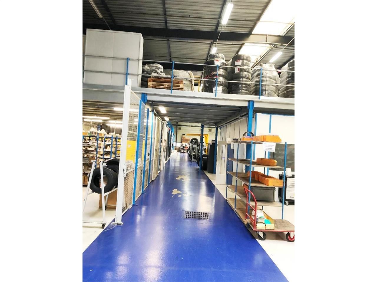 Location entrepôts 5941 m² non divisibles