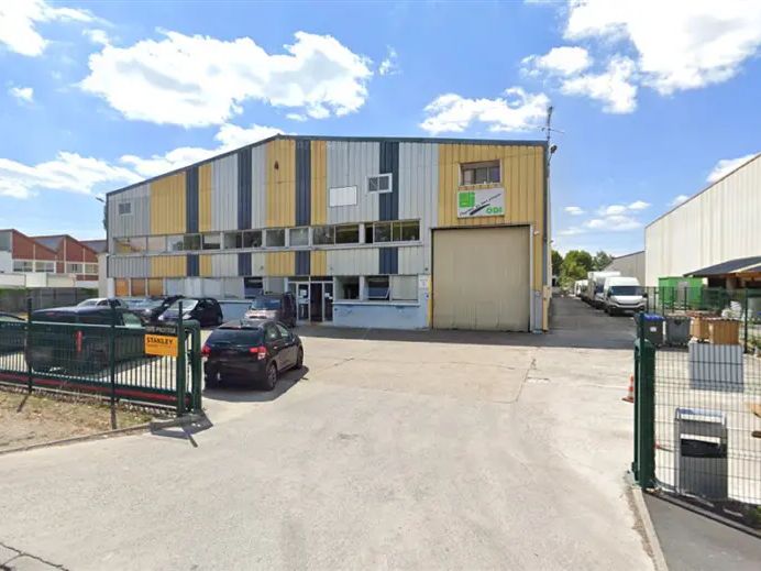 Location entrepôts 2245 m² non divisibles