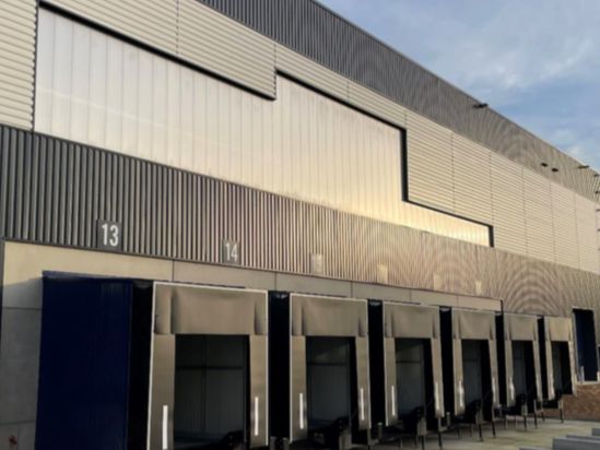 Location entrepôts 31346 m² non divisibles