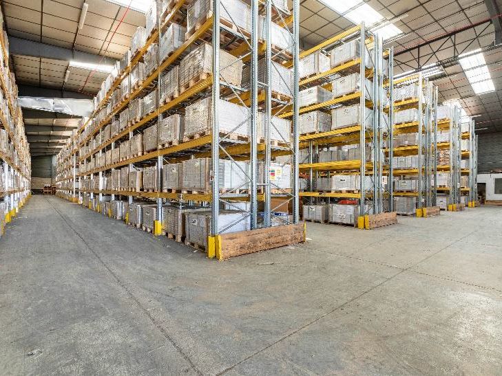 Location entrepôts 2504 m² non divisibles