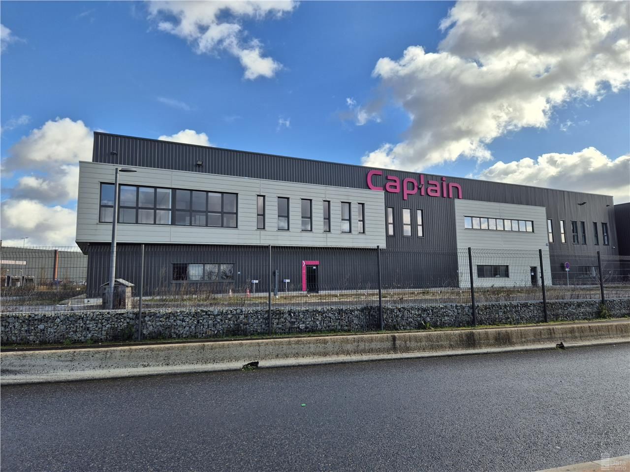 Location entrepôts 3287 m² non divisibles