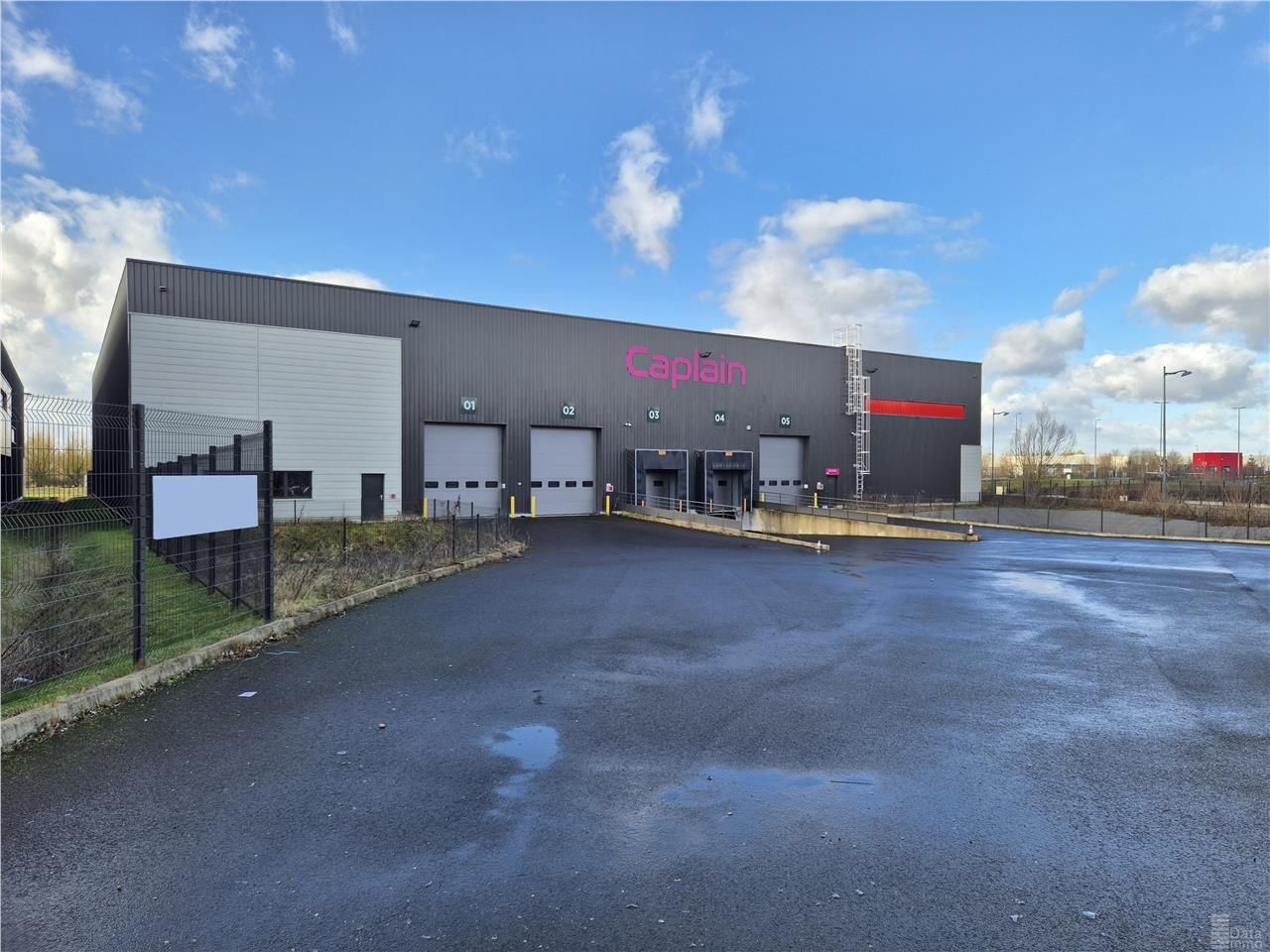 Location entrepôts 3287 m² non divisibles