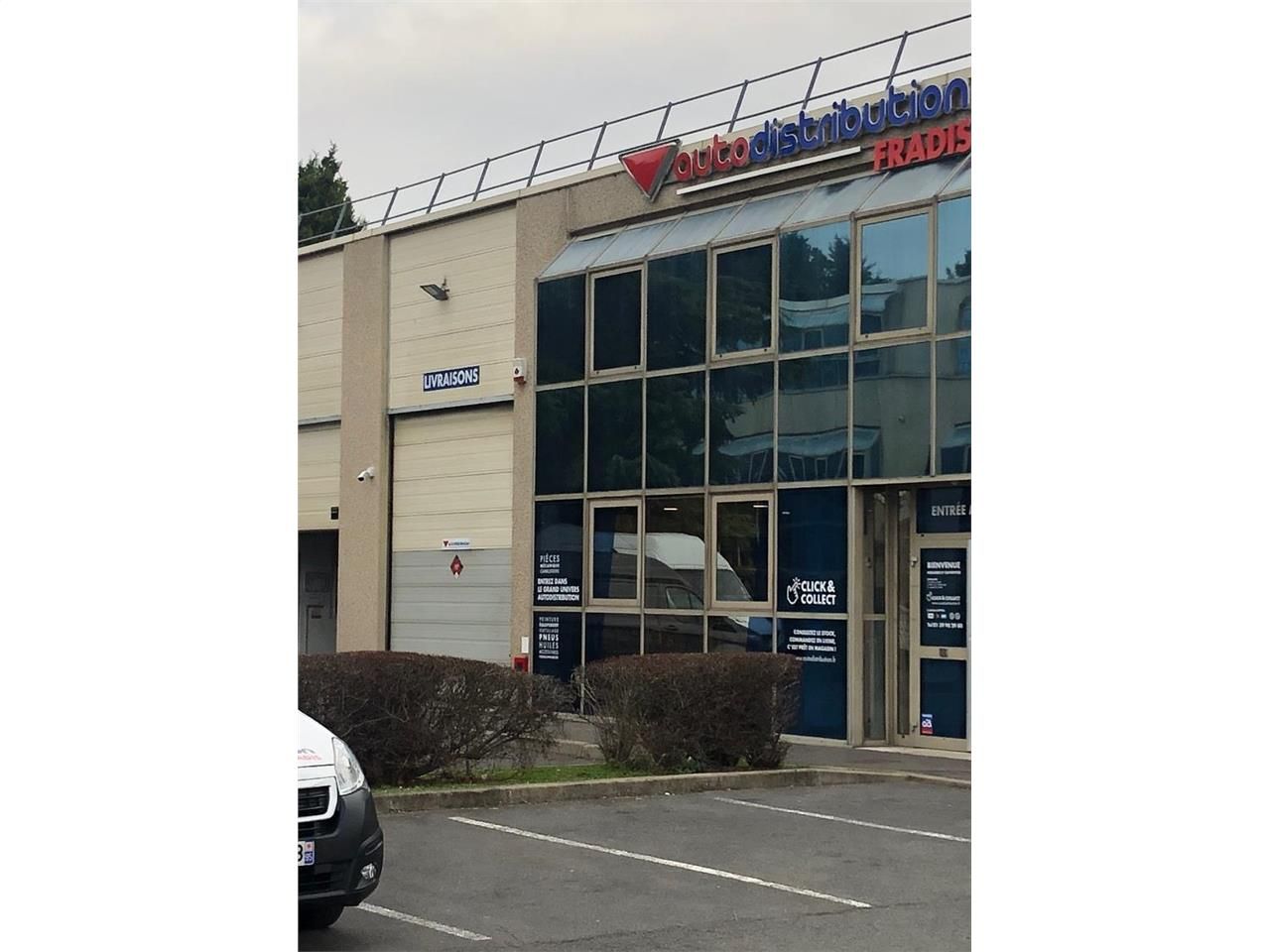 Location entrepôts 540 m² non divisibles