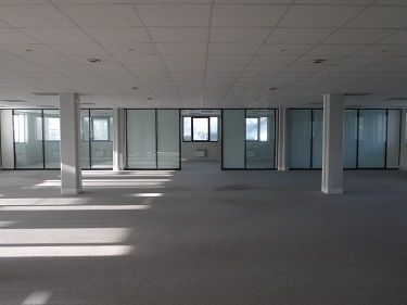 Location bureaux 800 m² non divisibles