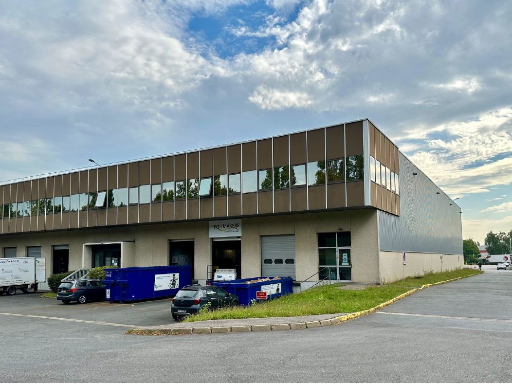 Location entrepôts 1351 m² non divisibles