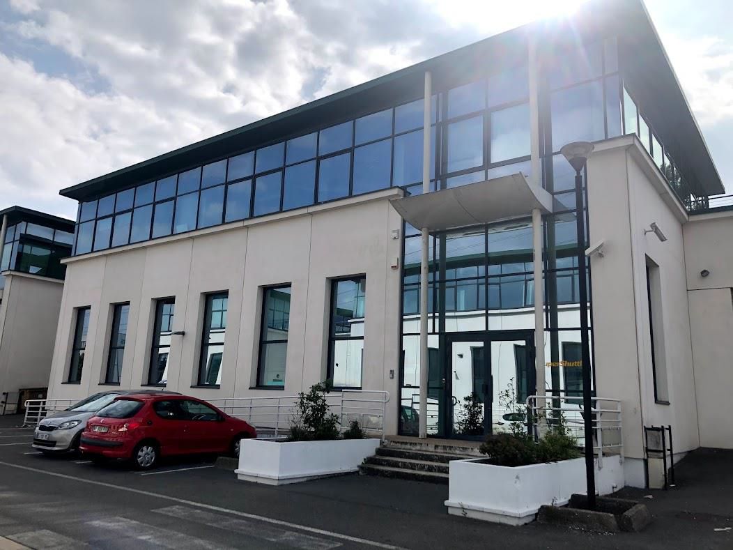 Location entrepôts 301 m² non divisibles
