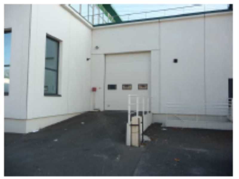 Location entrepôts 301 m² non divisibles