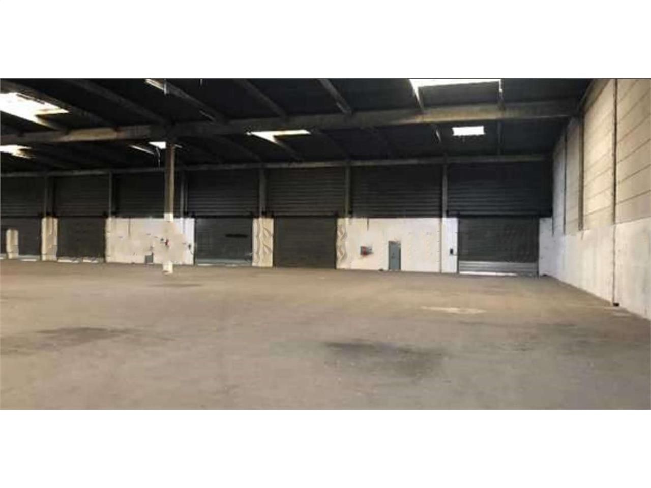 Location entrepôts 1129 m² non divisibles