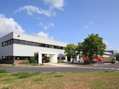 Location entrepôts 8036 m² non divisibles