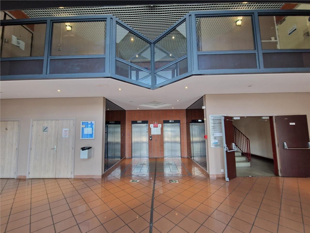Location bureaux 661 m² non divisibles