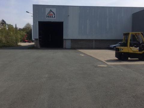 Location entrepôts 7873 m² non divisibles