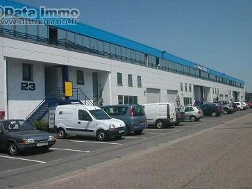 Location entrepôts 899 m² non divisibles