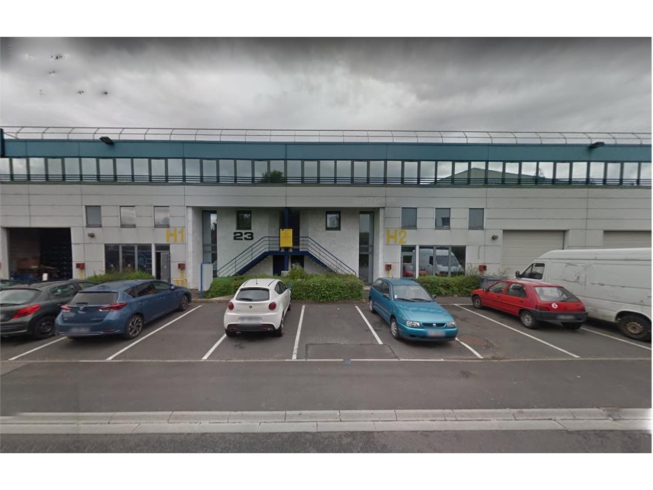 Location entrepôts 899 m² non divisibles