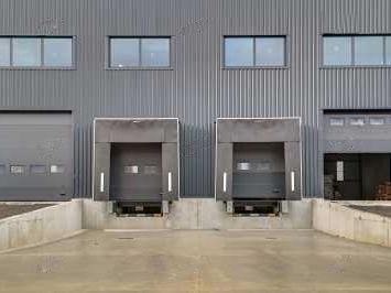 Location entrepôts 1504 m² non divisibles