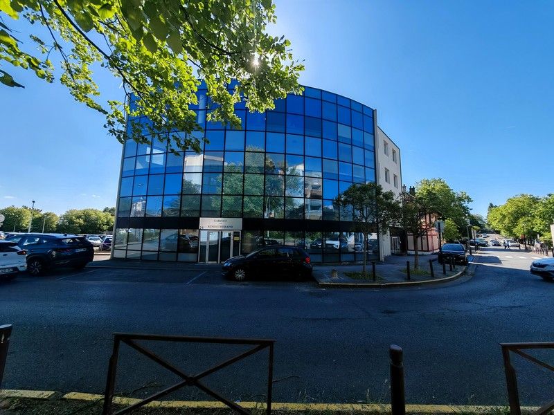 Vente bureaux 210 m² non divisibles