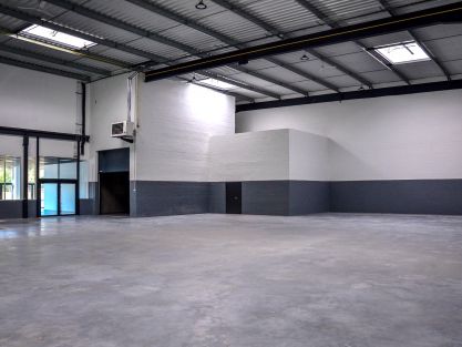 Vente entrepôts 1301 m² non divisibles